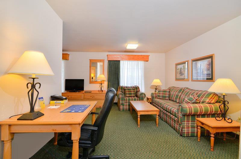 Best Western Yellowstone Crossing Laurel Room photo